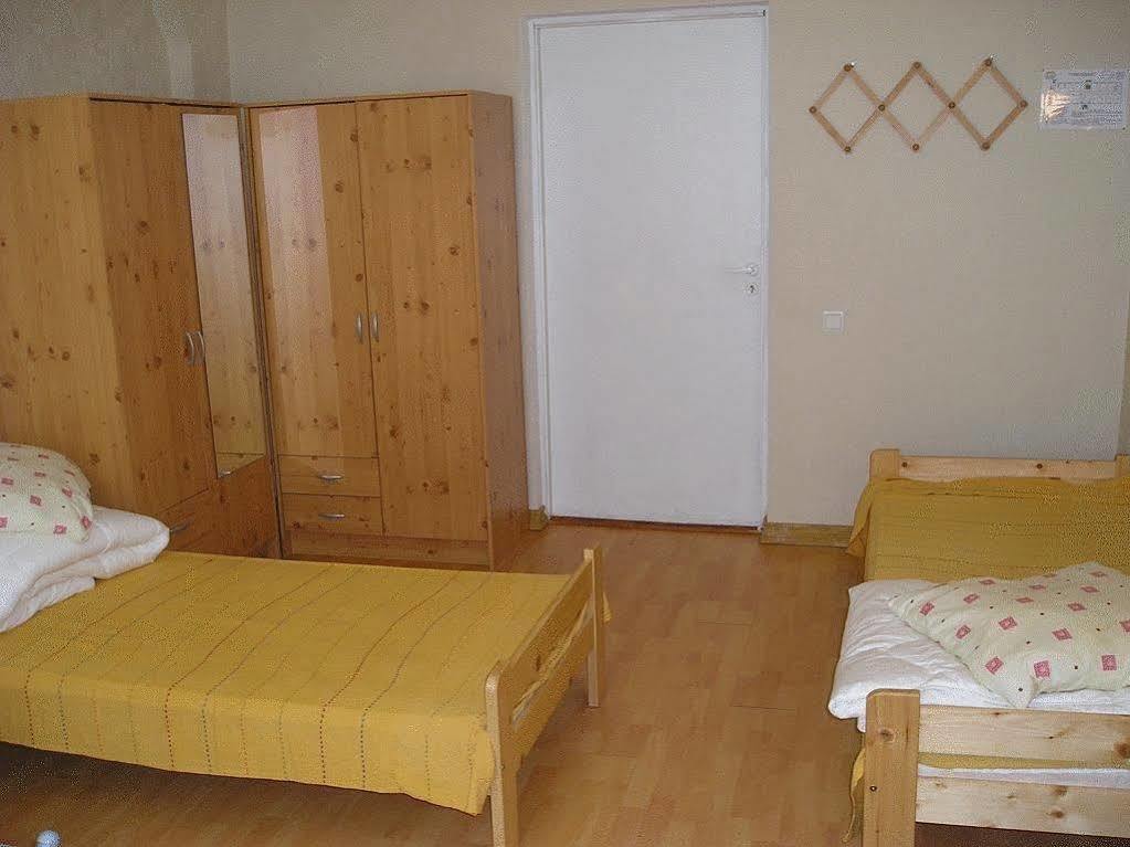 Happy Hostel Рига Екстериор снимка